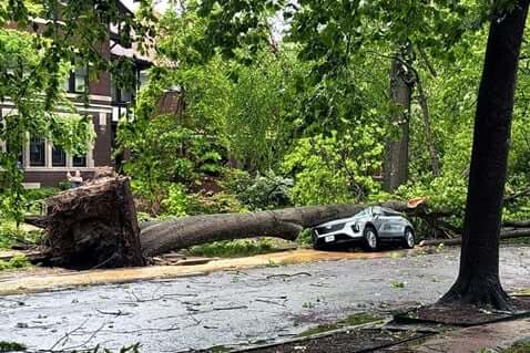 Churchgoers respond to deadly US twisters
